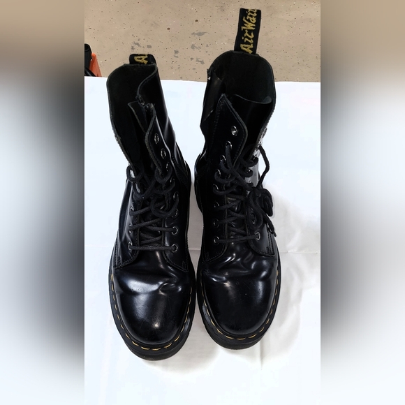 Dr. Martens Black Jadon platform Combat Boots Women 9 or Men 8 unisex - Picture 2 of 7